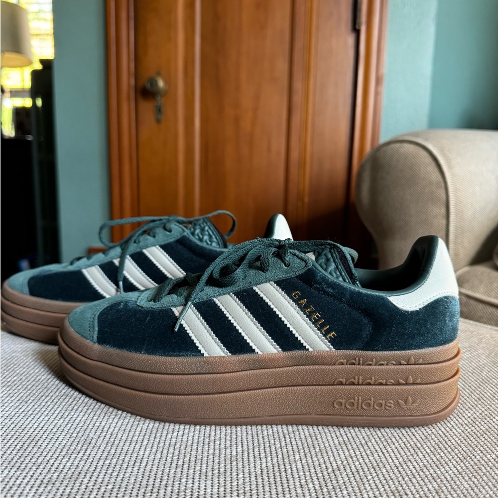 Adidas Gazelle Dark Green and White Sneakers Women’s Size 7